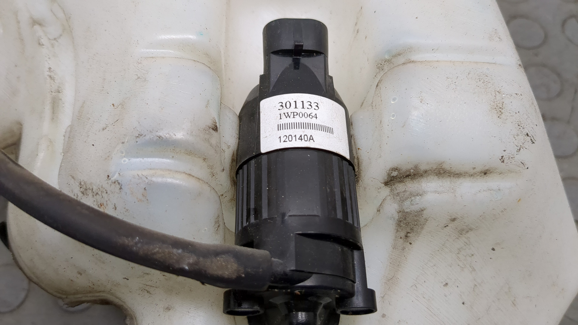 Бачок омывателя лобового стекла