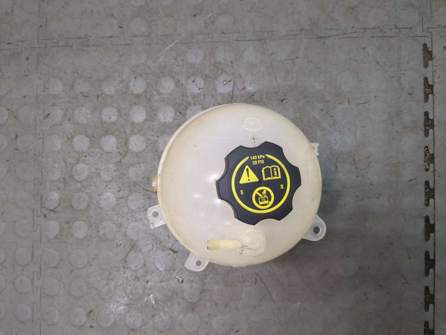 Бачок расширительный