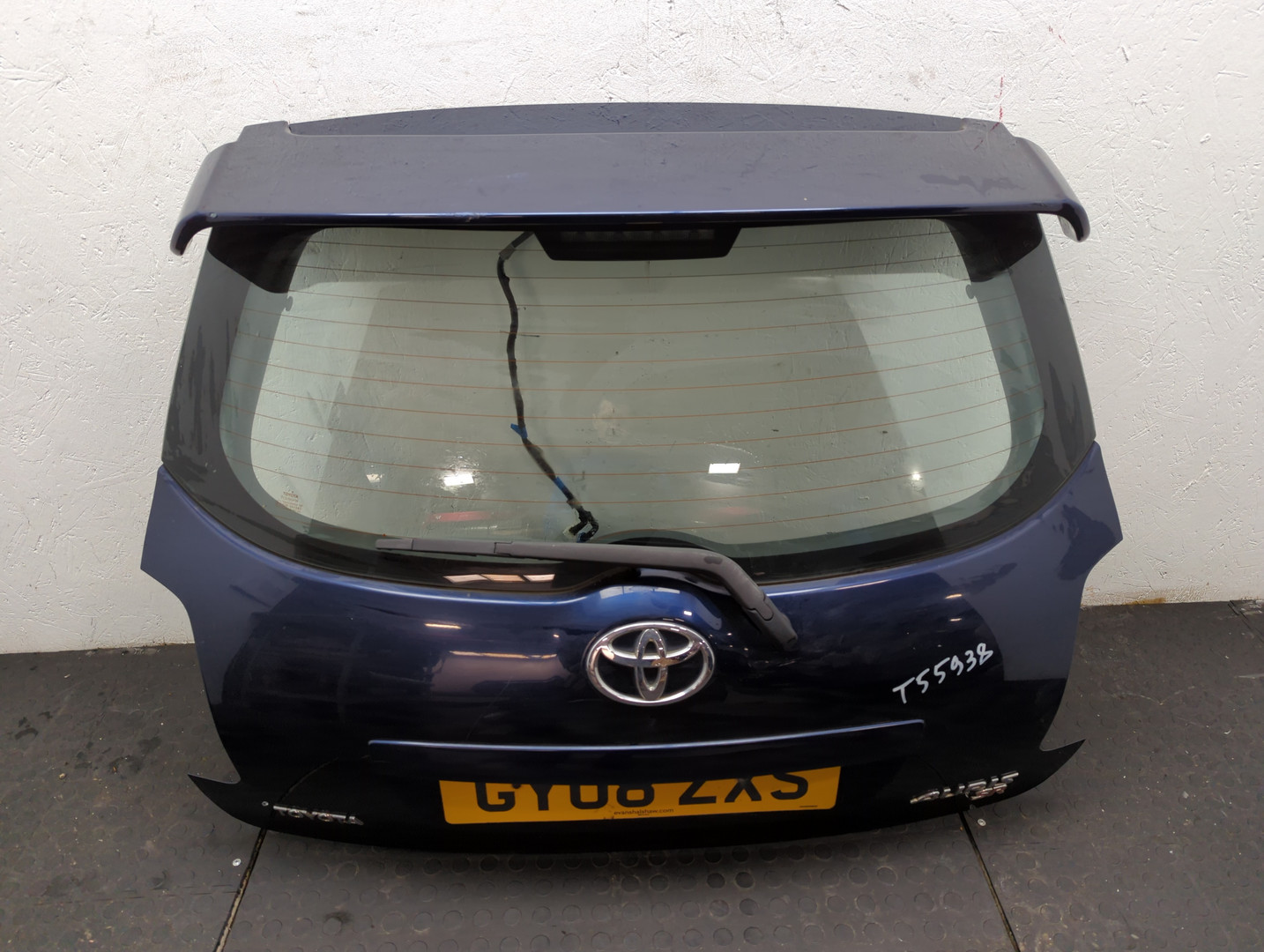 Дверь багажника