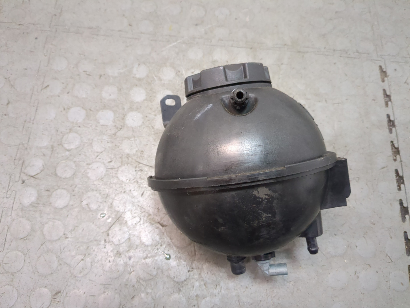 Бачок расширительный