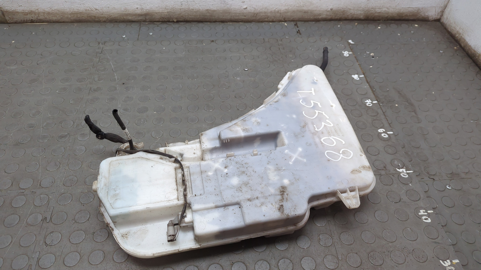 Бачок омывателя лобового стекла