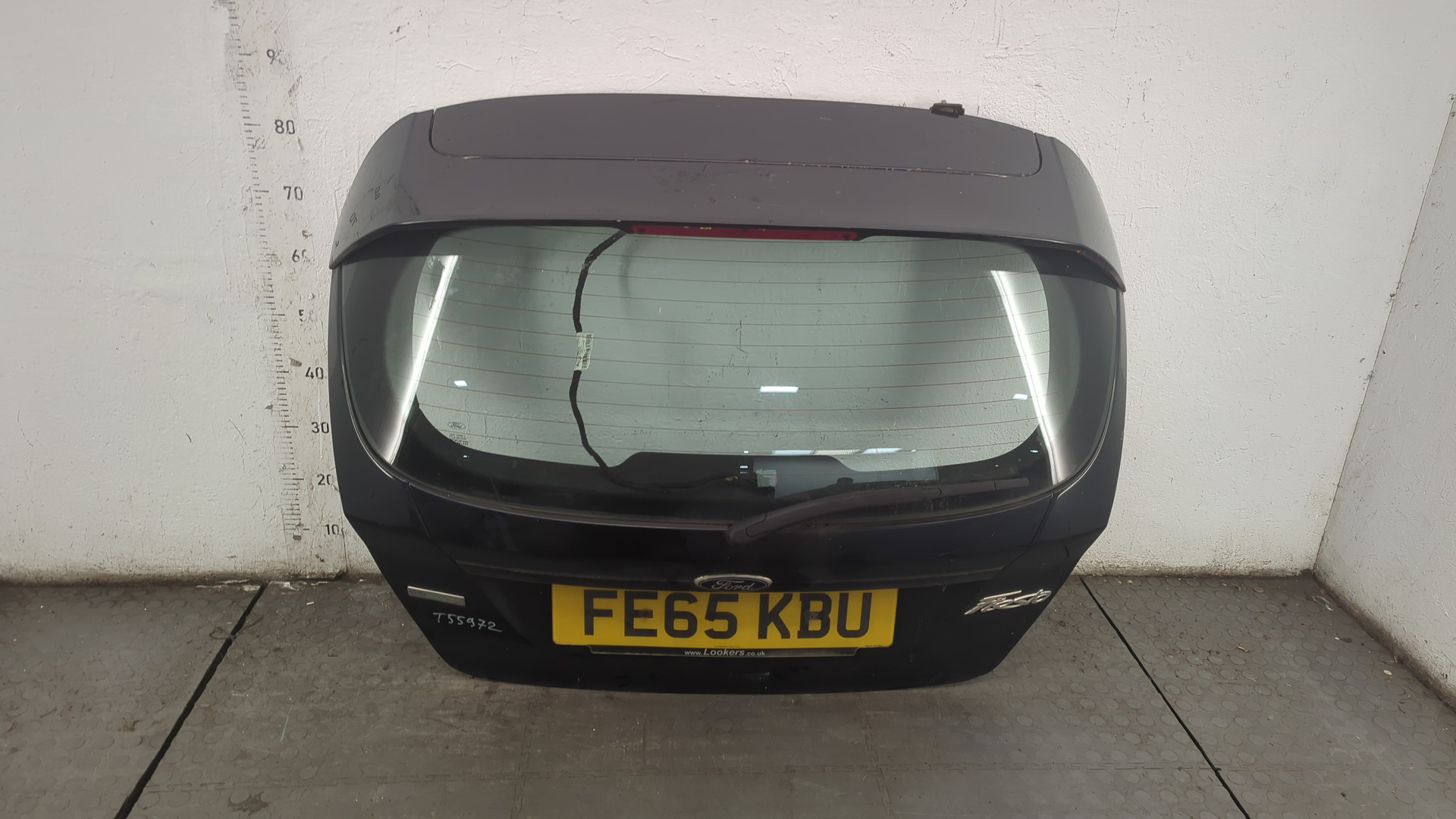 Дверь багажника