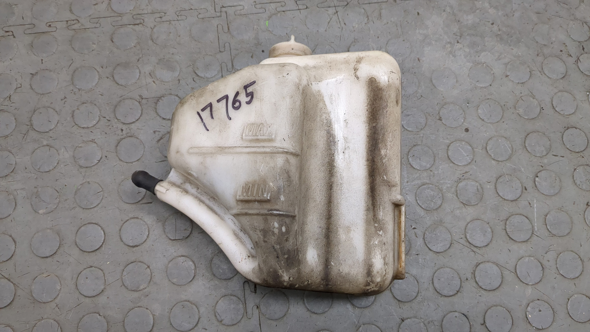 Бачок расширительный