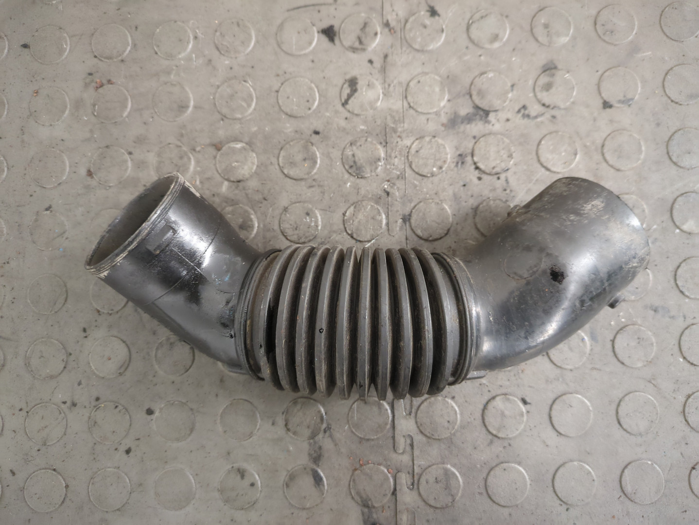 Патрубок воздушного фильтра