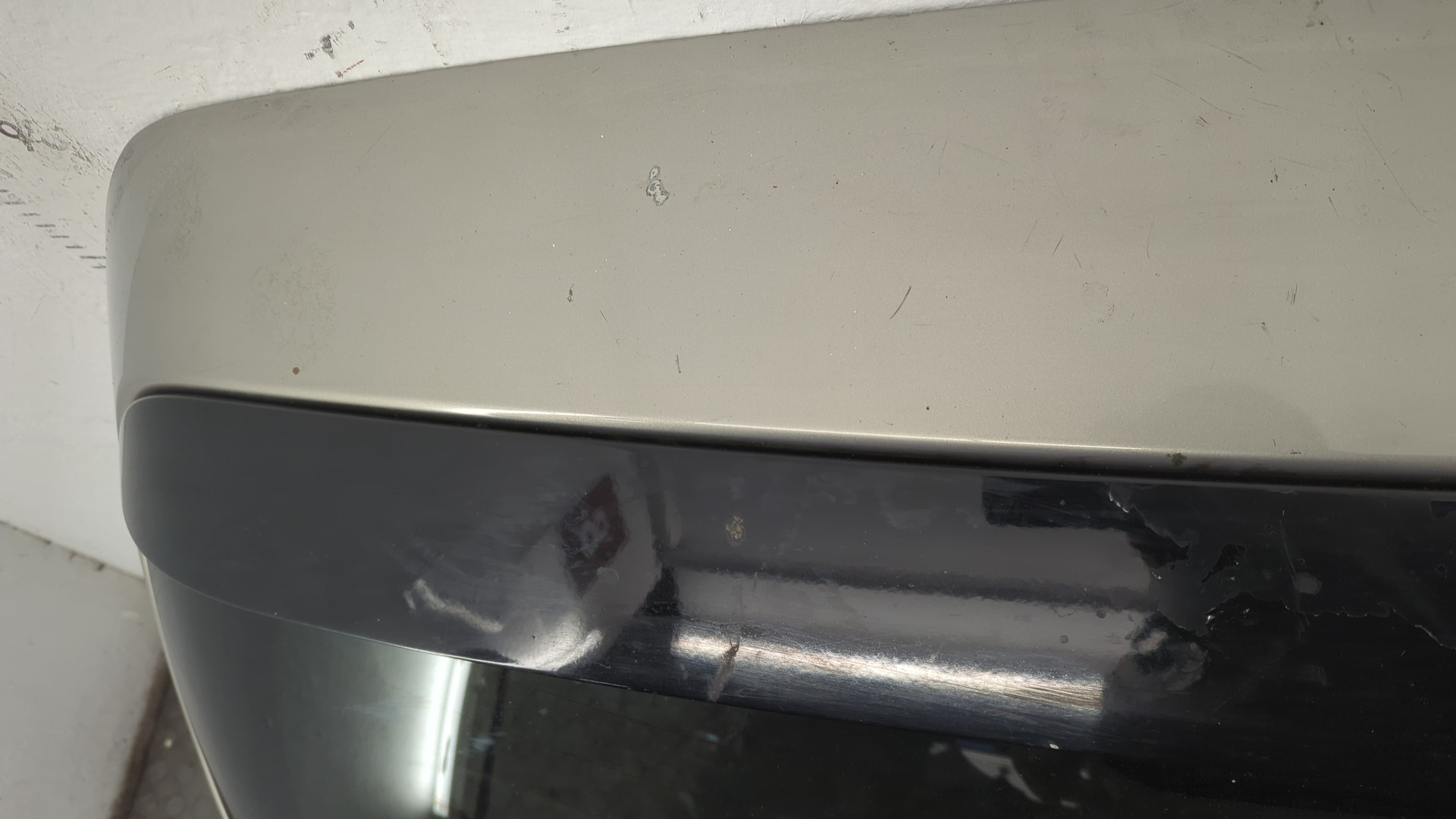 Дверь багажника