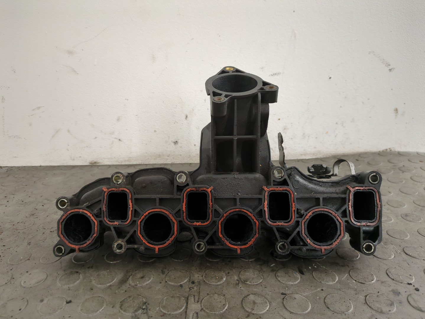 Коллектор впускной