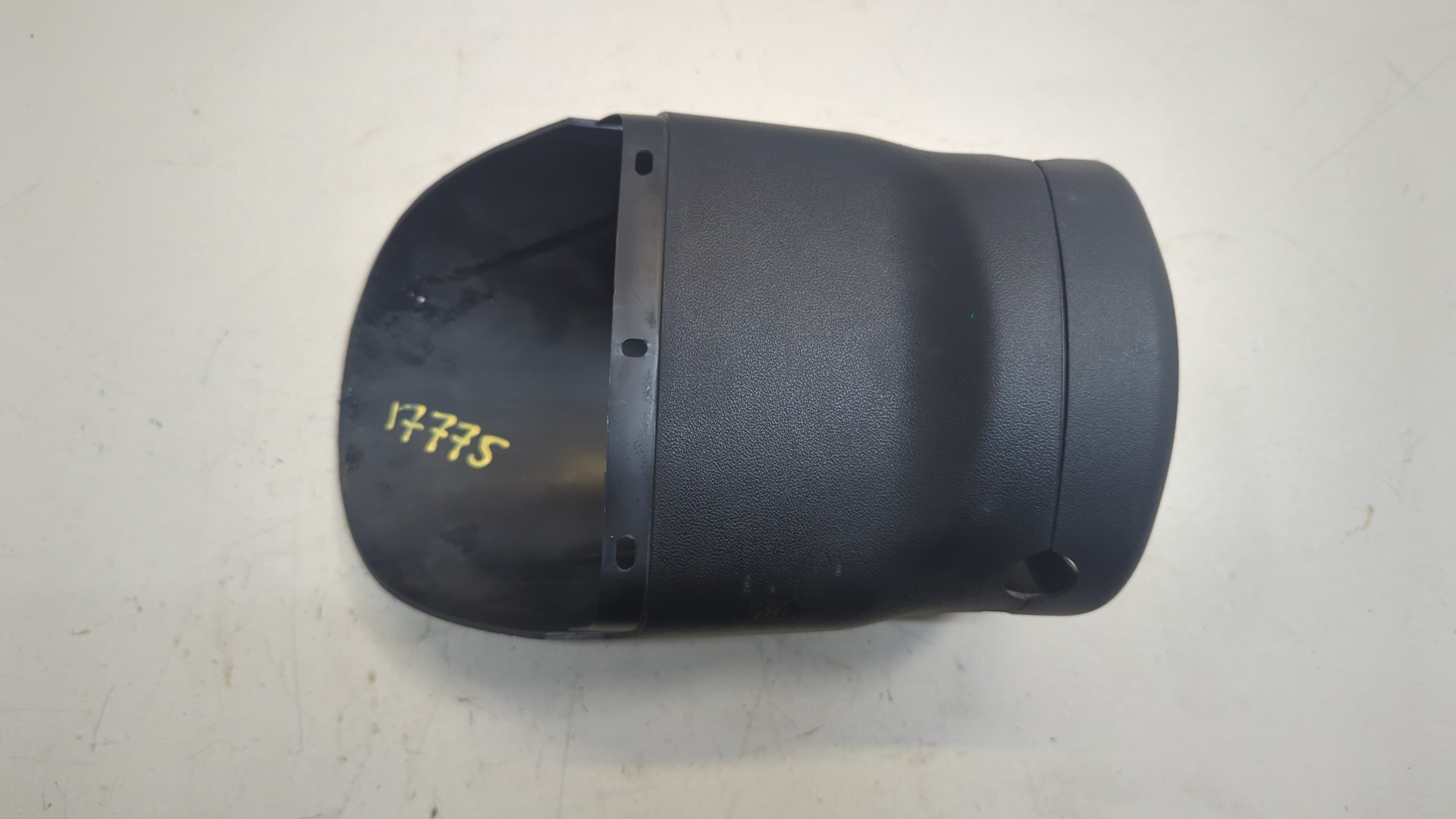 Кожух рулевой колонки