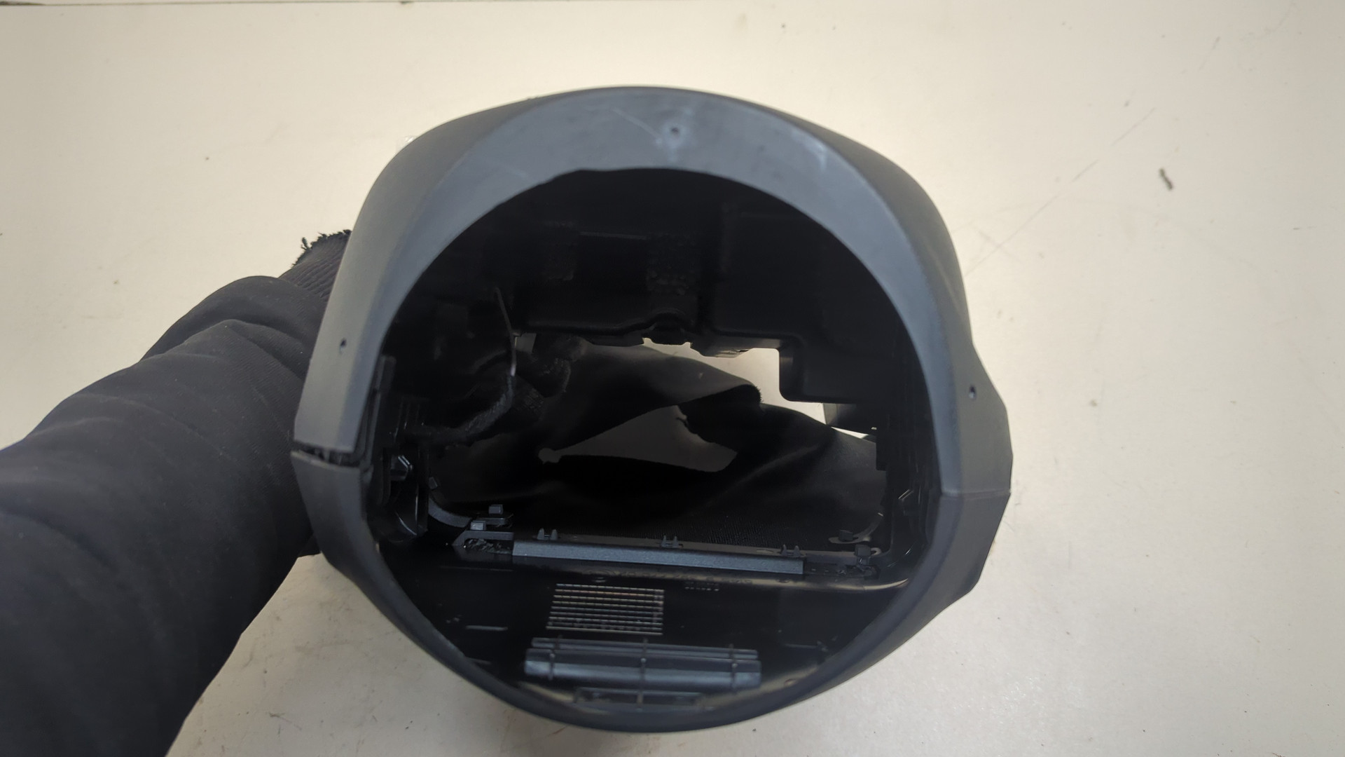 Кожух рулевой колонки