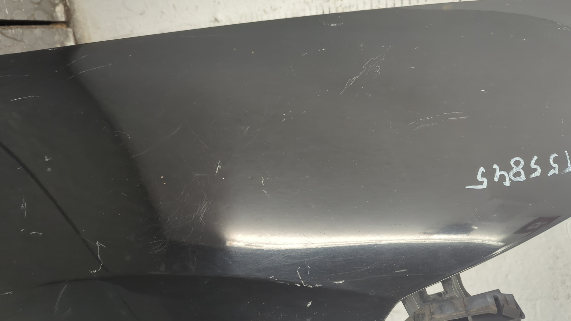 Крыло переднее правое