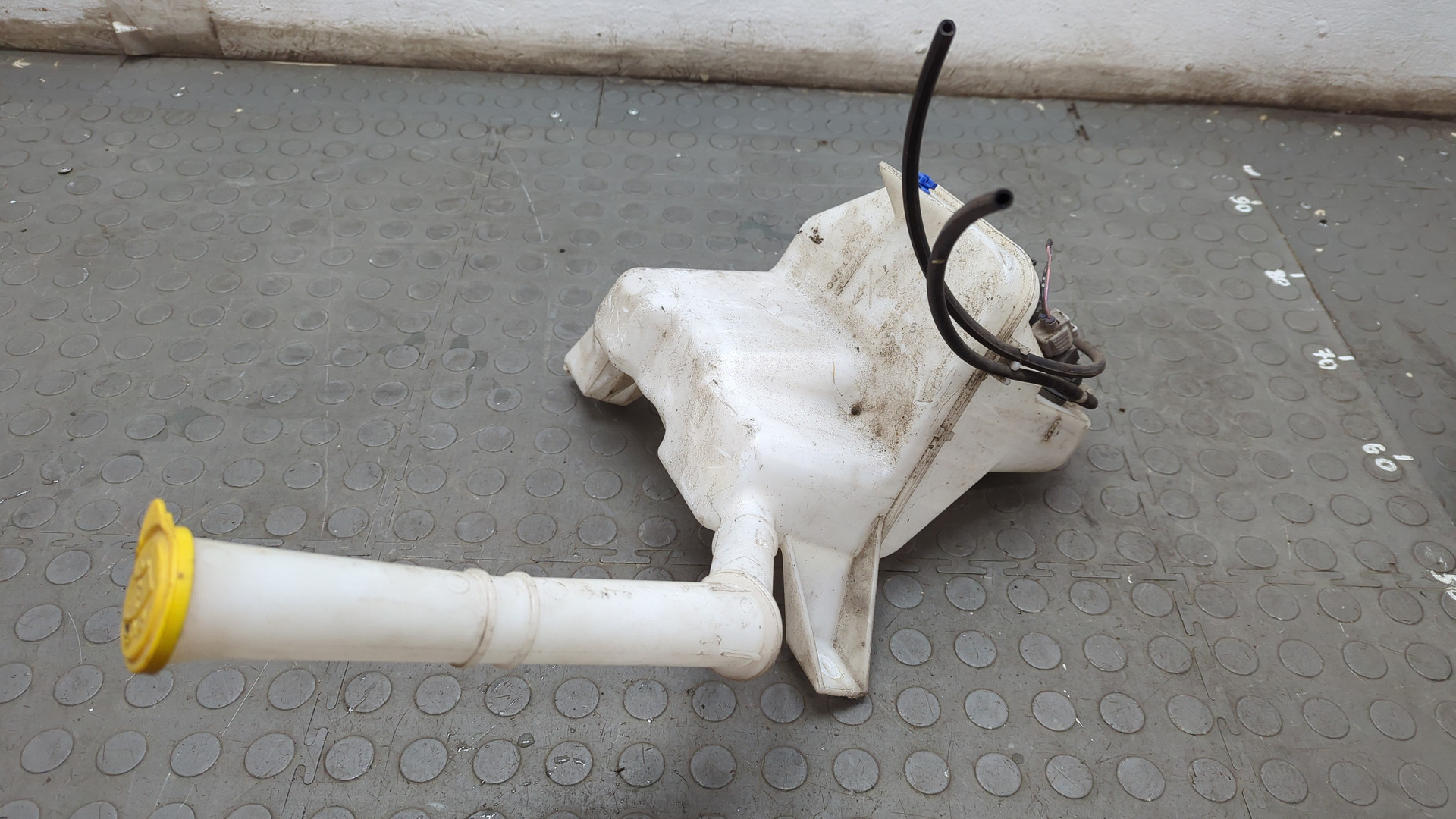 Бачок омывателя лобового стекла