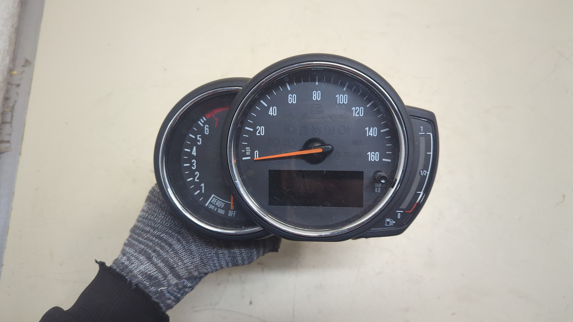 Панель приборов