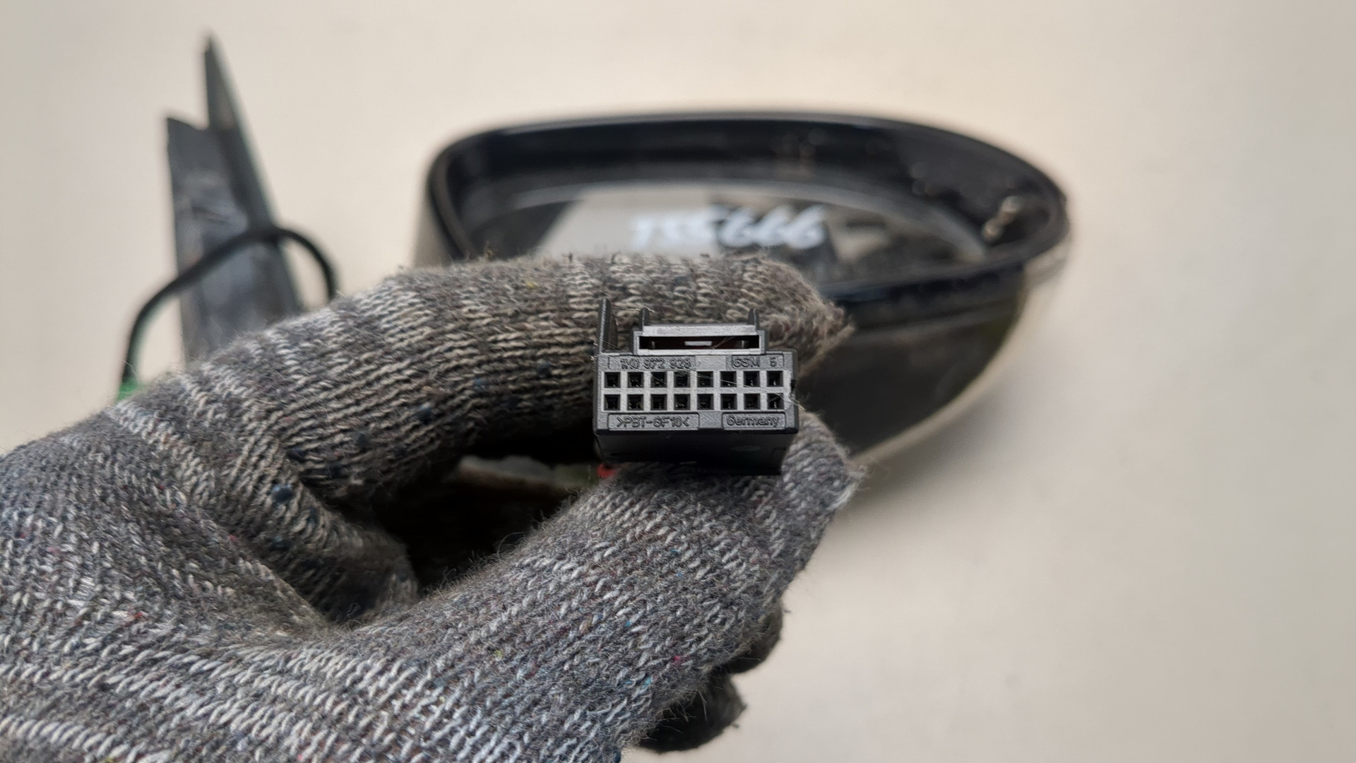 Зеркало правое электрическое