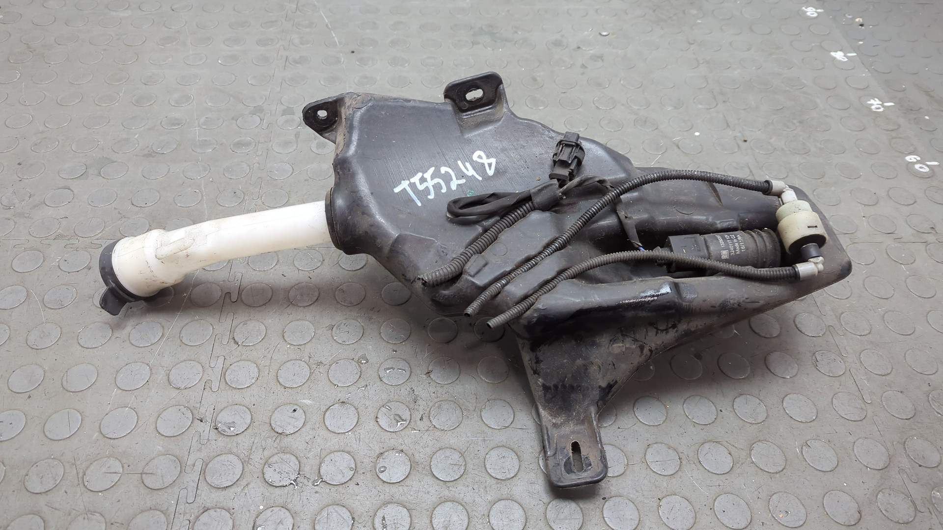 Бачок омывателя лобового стекла