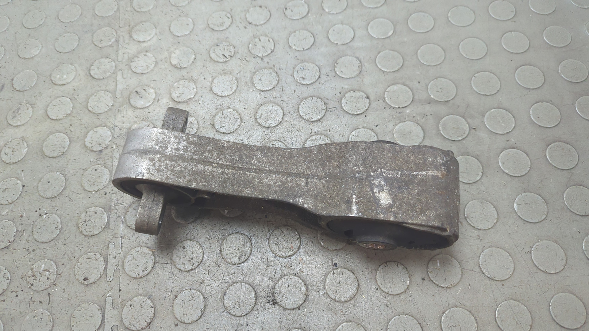 Опора двигателя