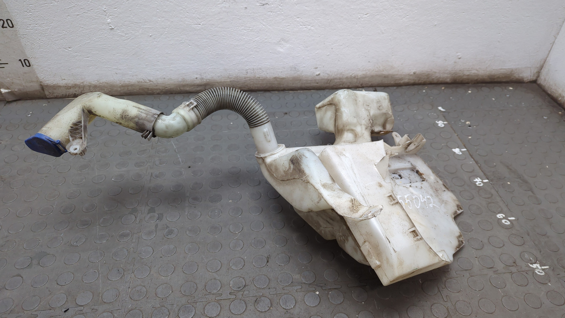 Бачок омывателя лобового стекла