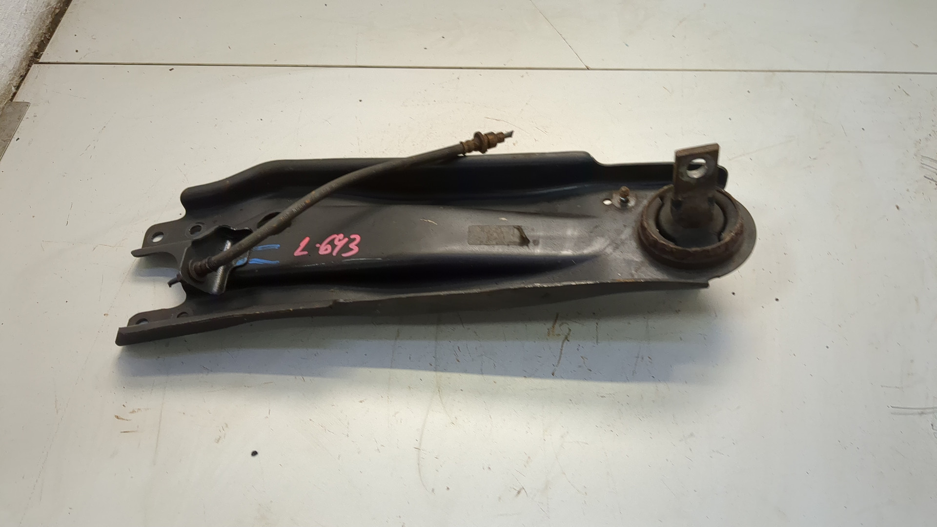 Рычаг задний правый