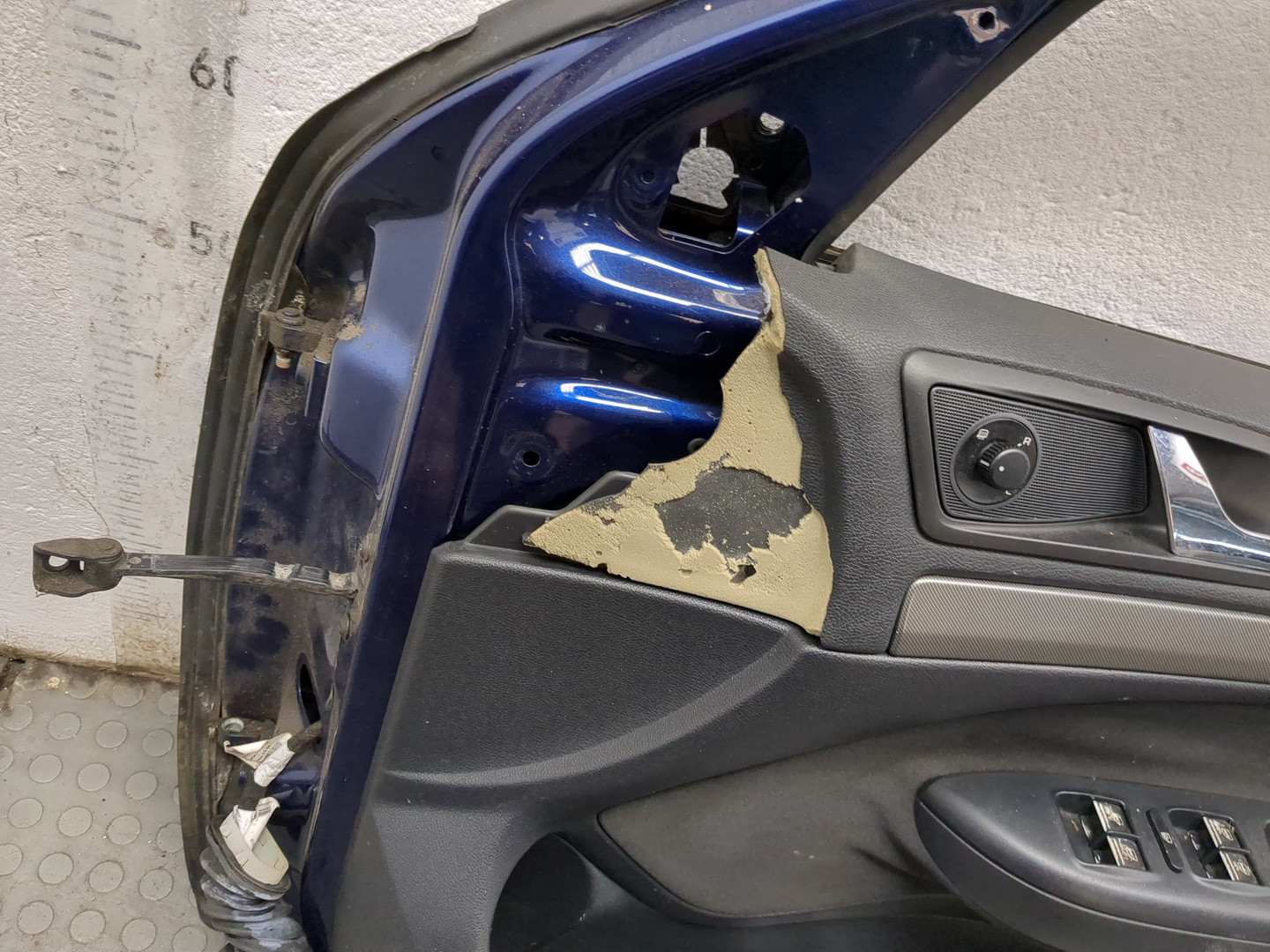 Дверь передняя правая