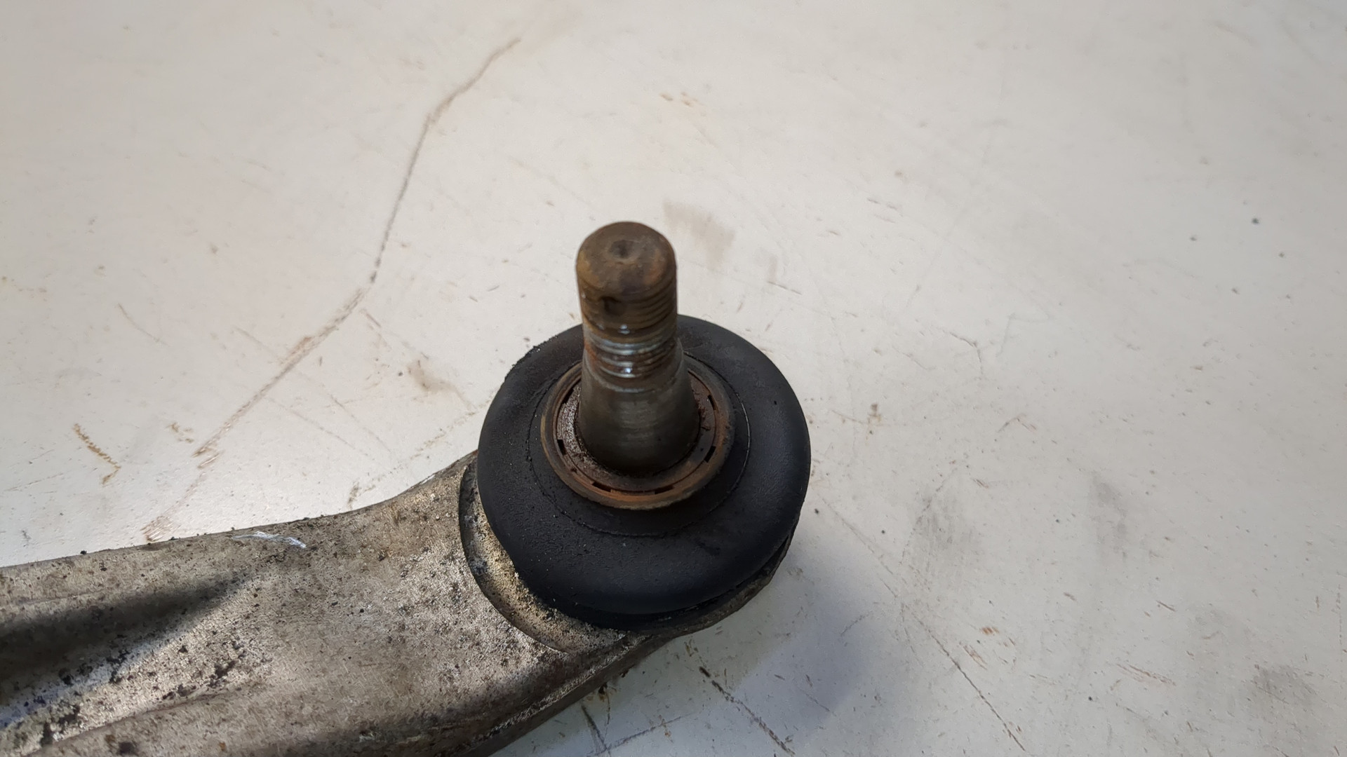 Рычаг задний правый