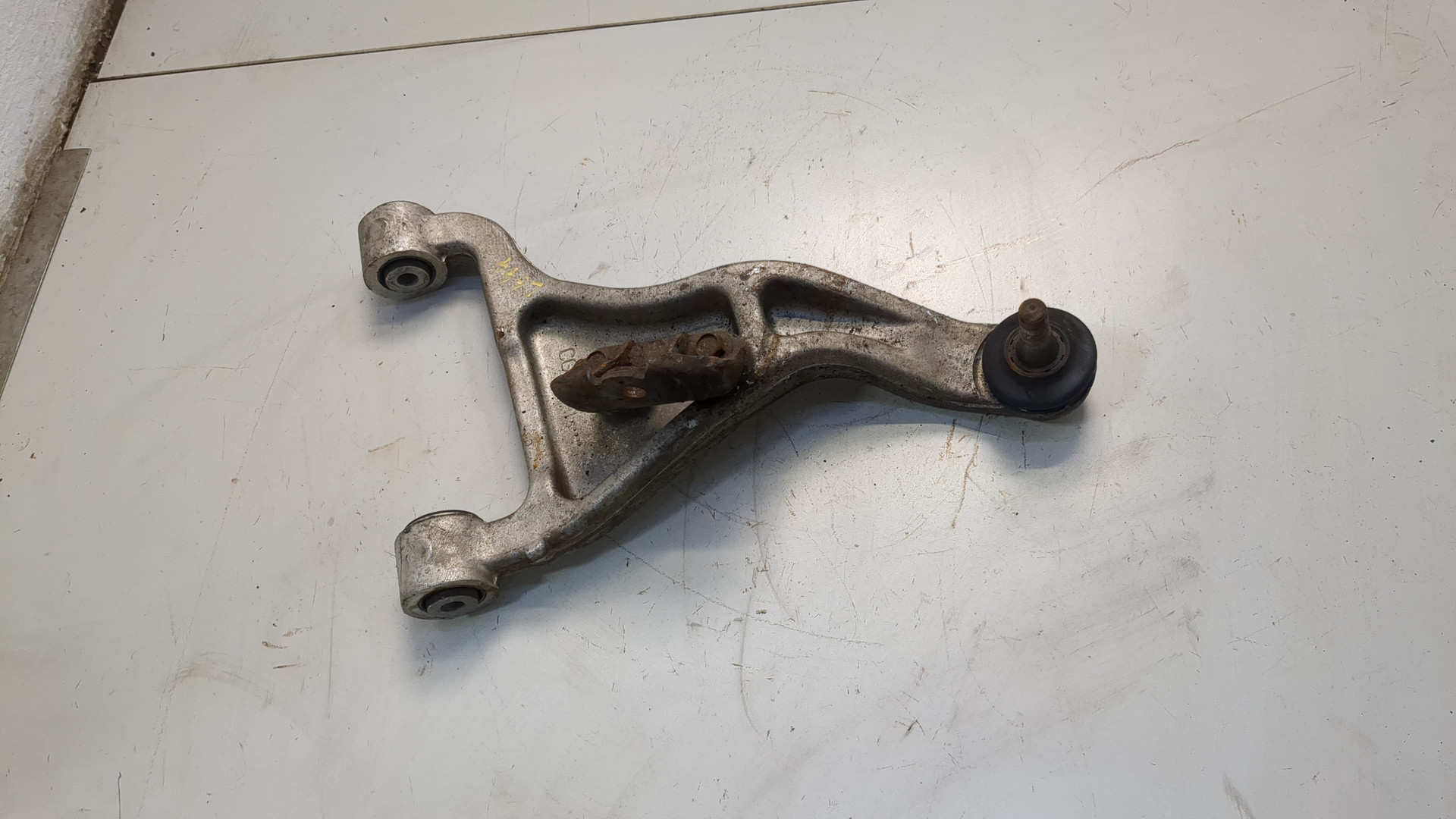 Рычаг задний правый