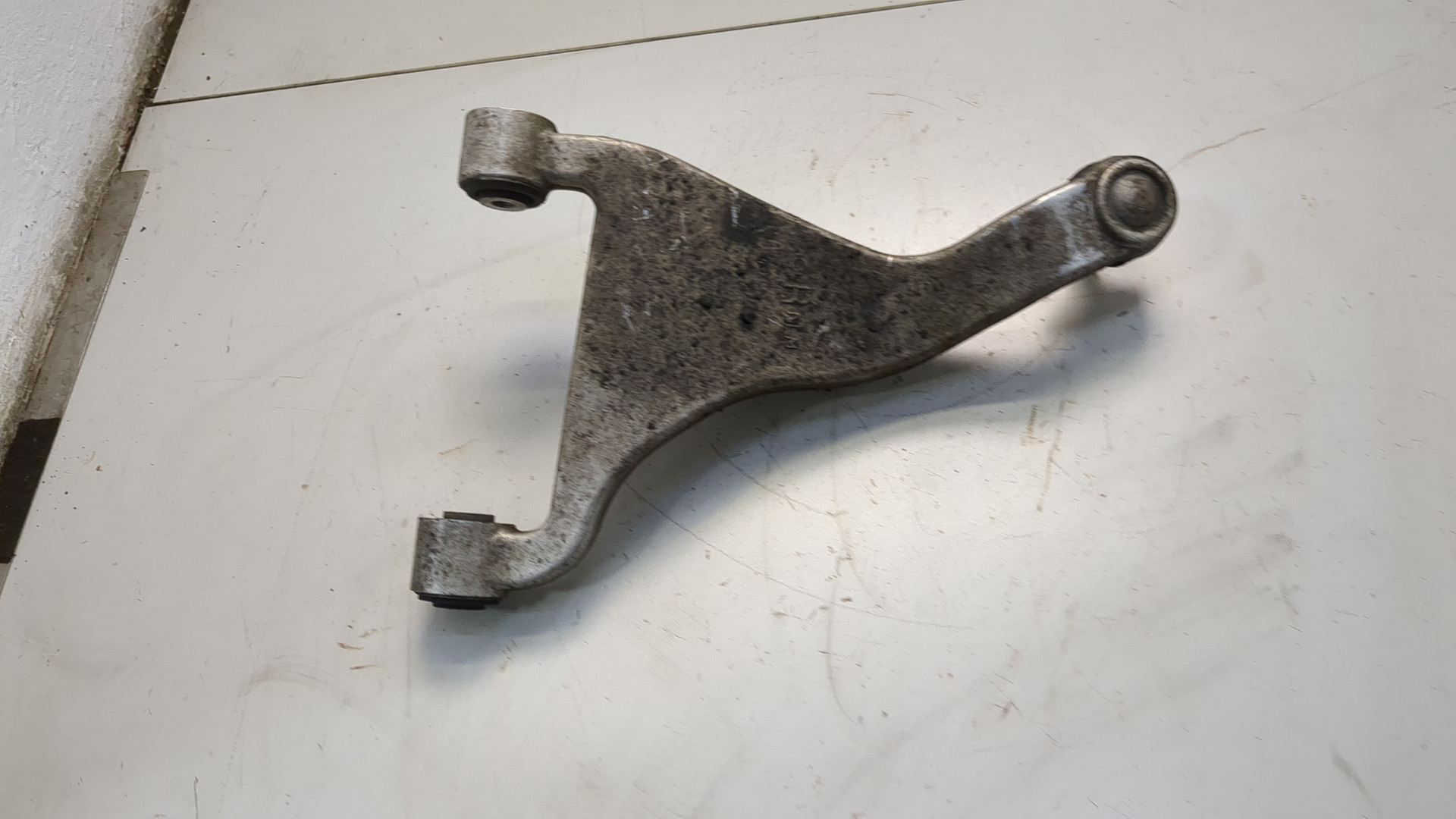 Рычаг задний правый