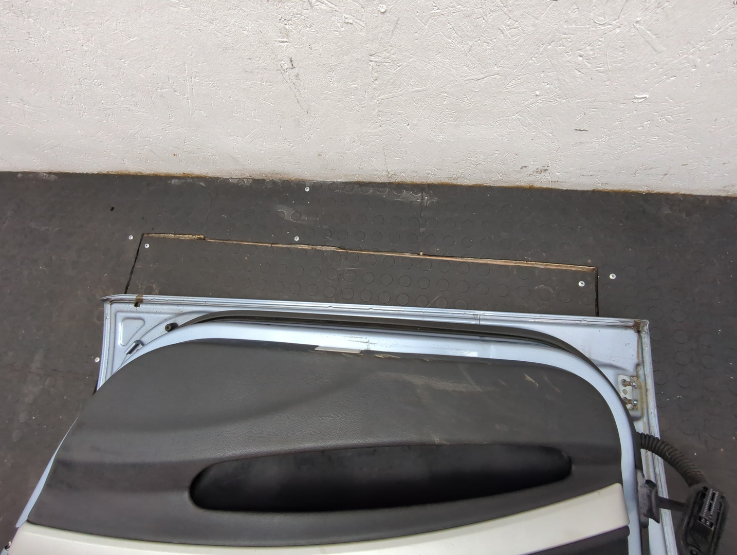 Дверь передняя правая