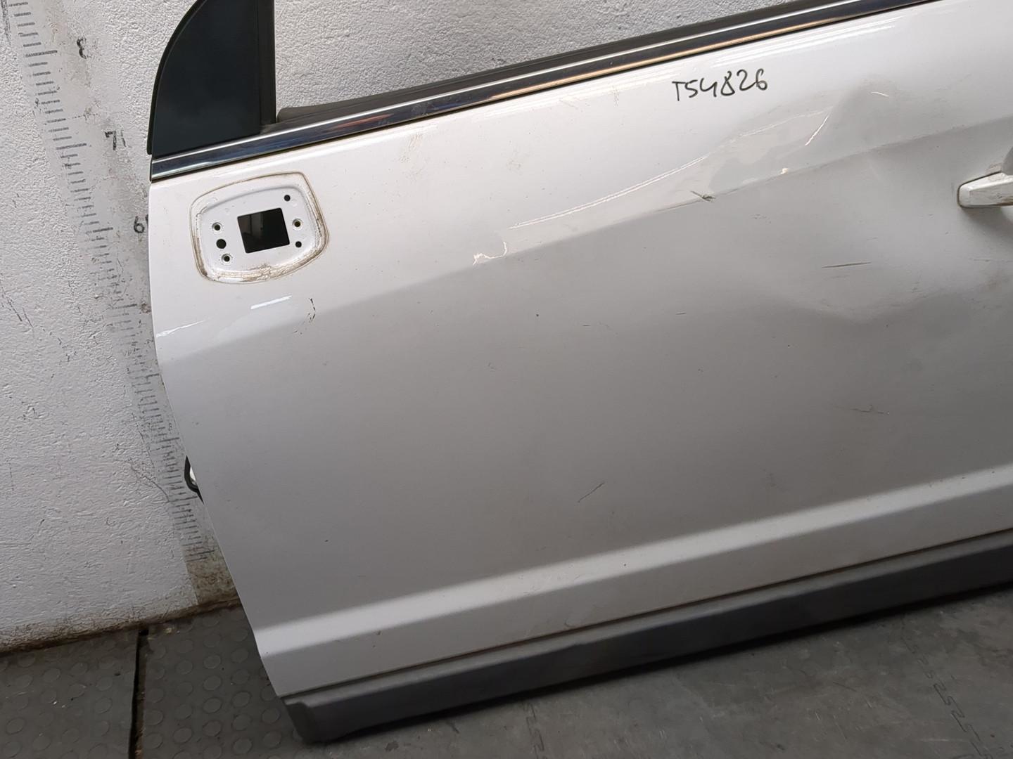 Дверь передняя левая