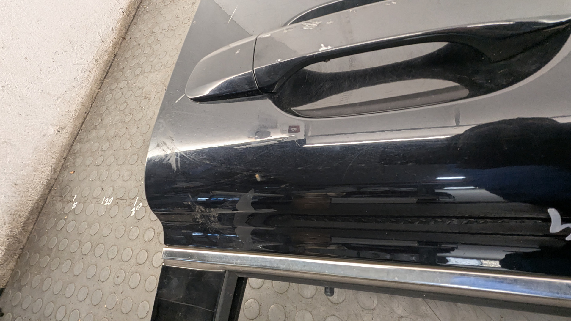 Дверь передняя левая