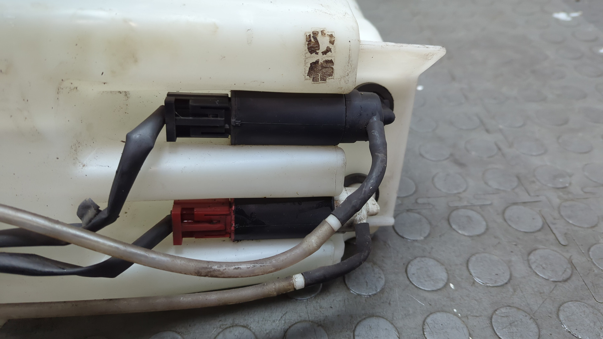 Бачок омывателя лобового стекла