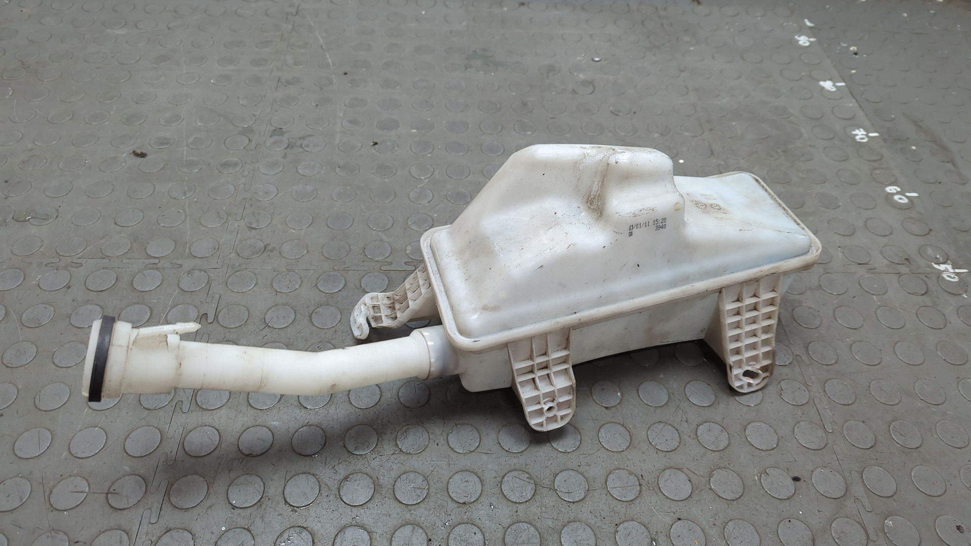 Бачок омывателя лобового стекла