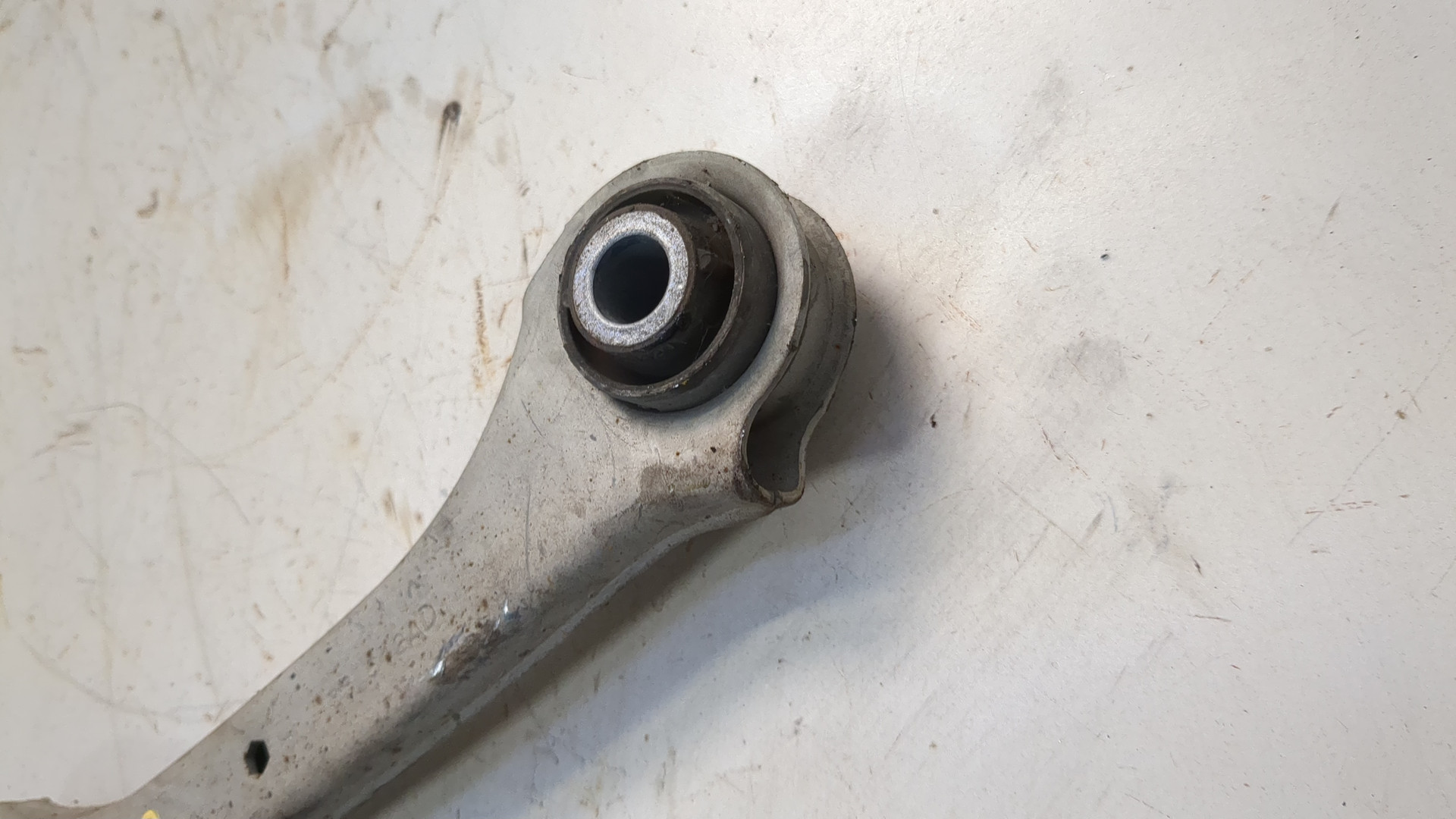 Рычаг задний