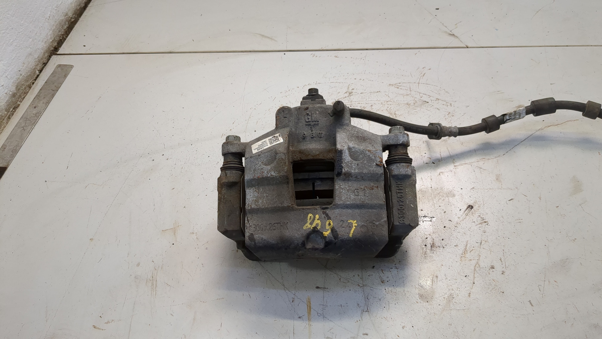 Суппорт передний левый