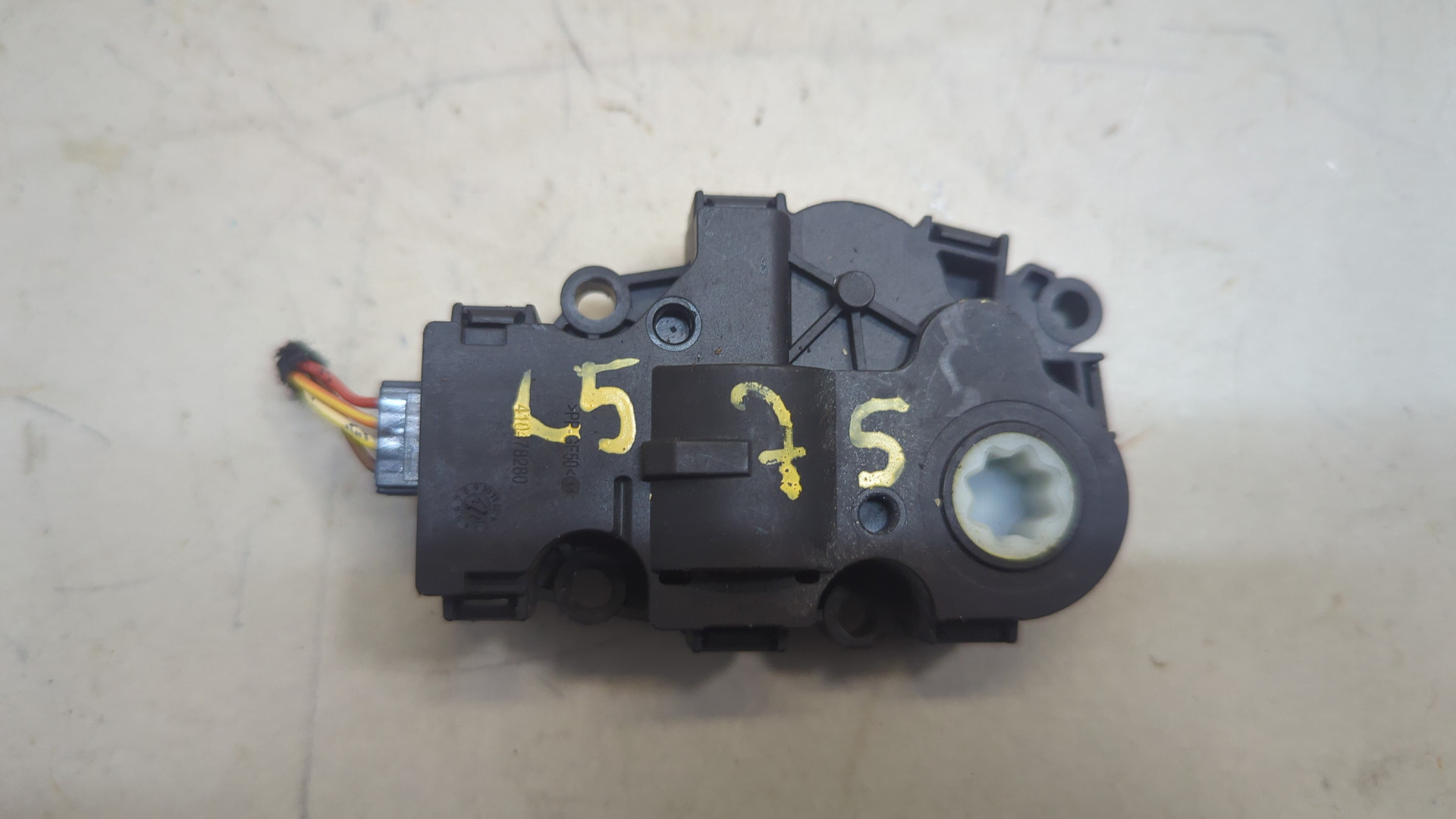 Моторчик заслонки печки