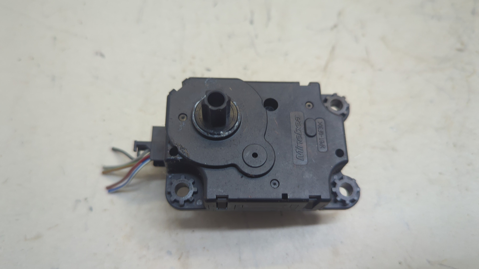 Моторчик заслонки печки