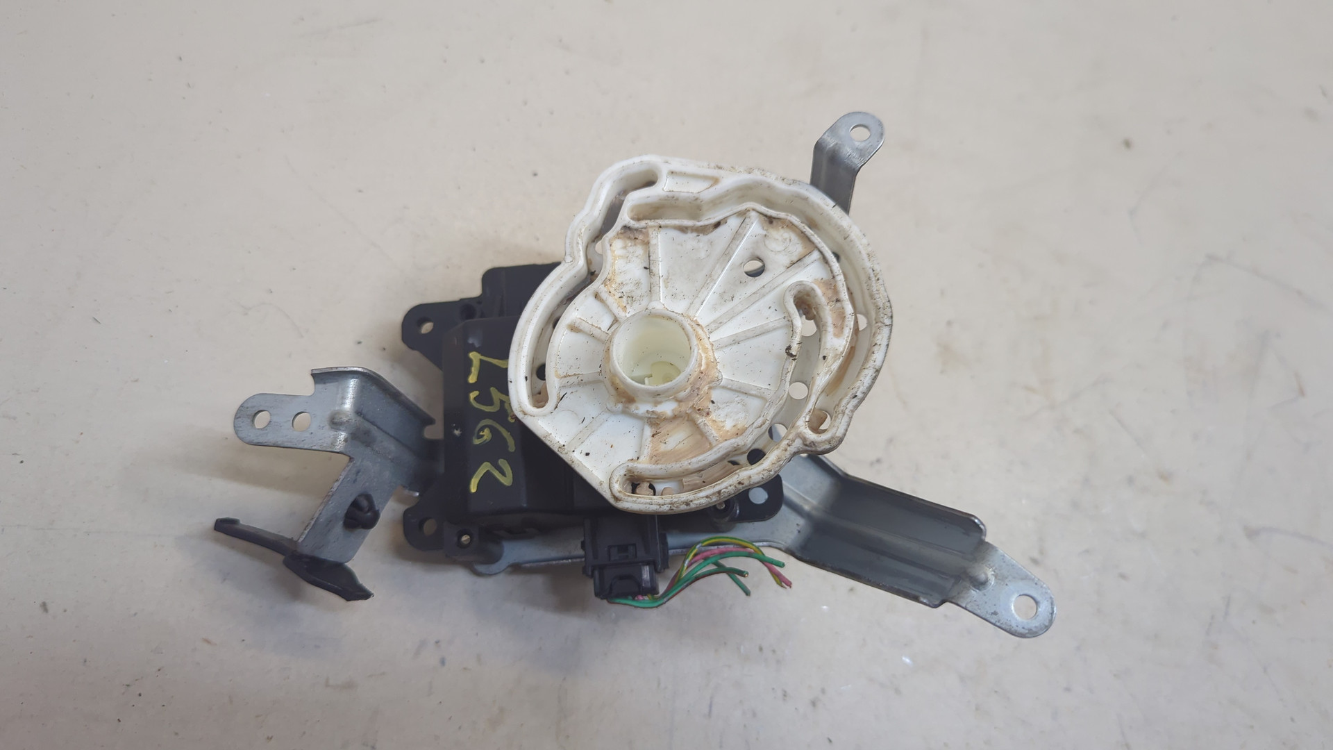 Моторчик заслонки печки