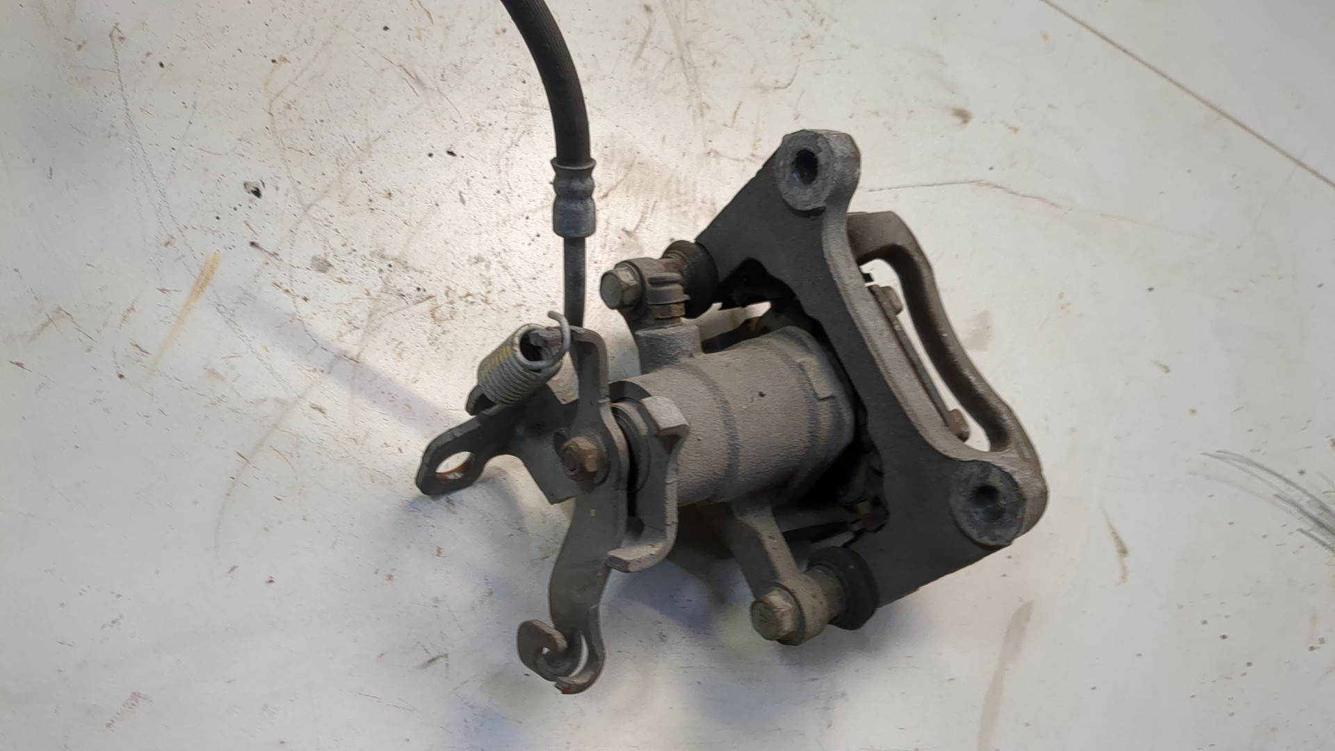 Суппорт задний правый