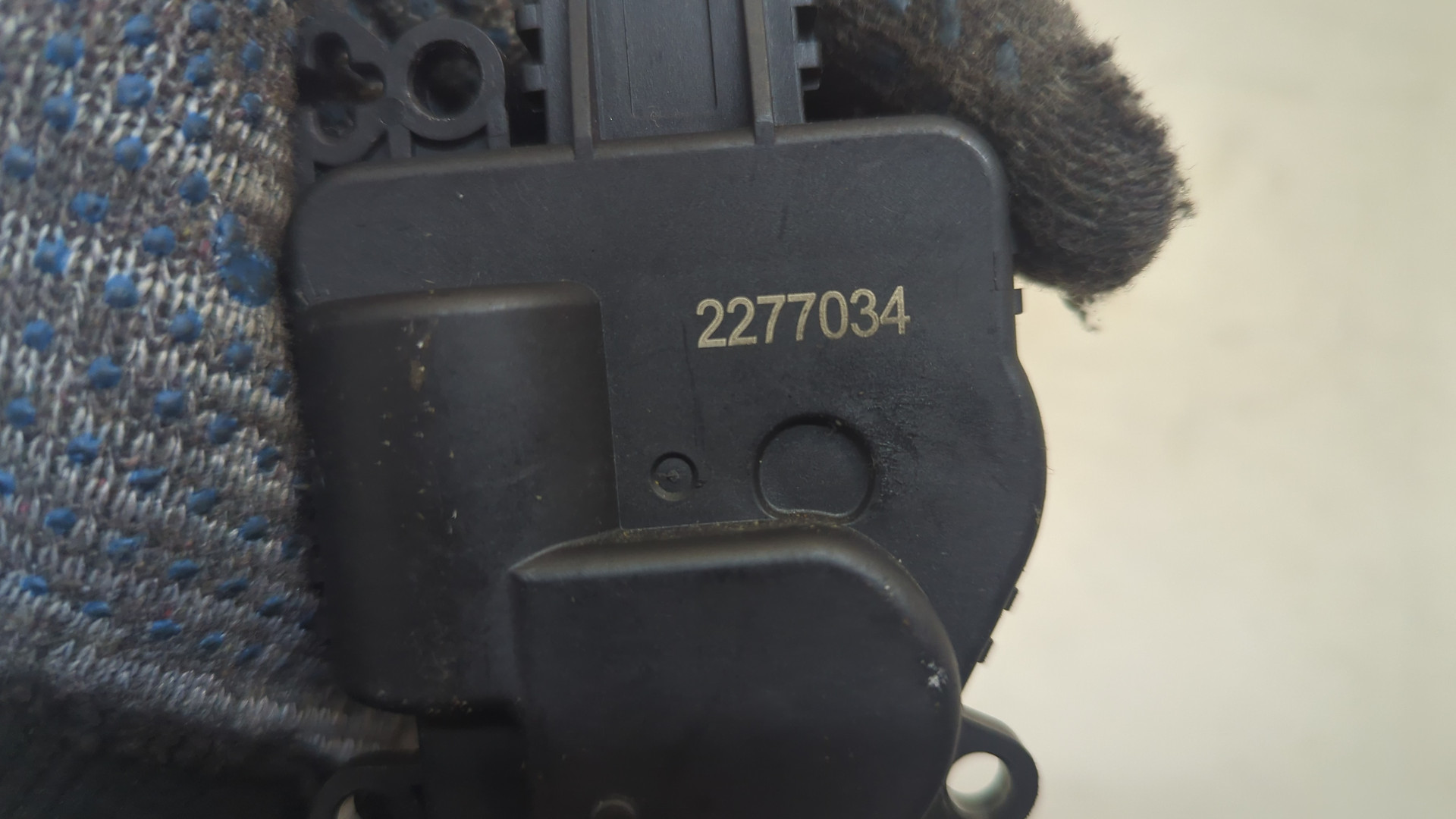 Моторчик заслонки печки