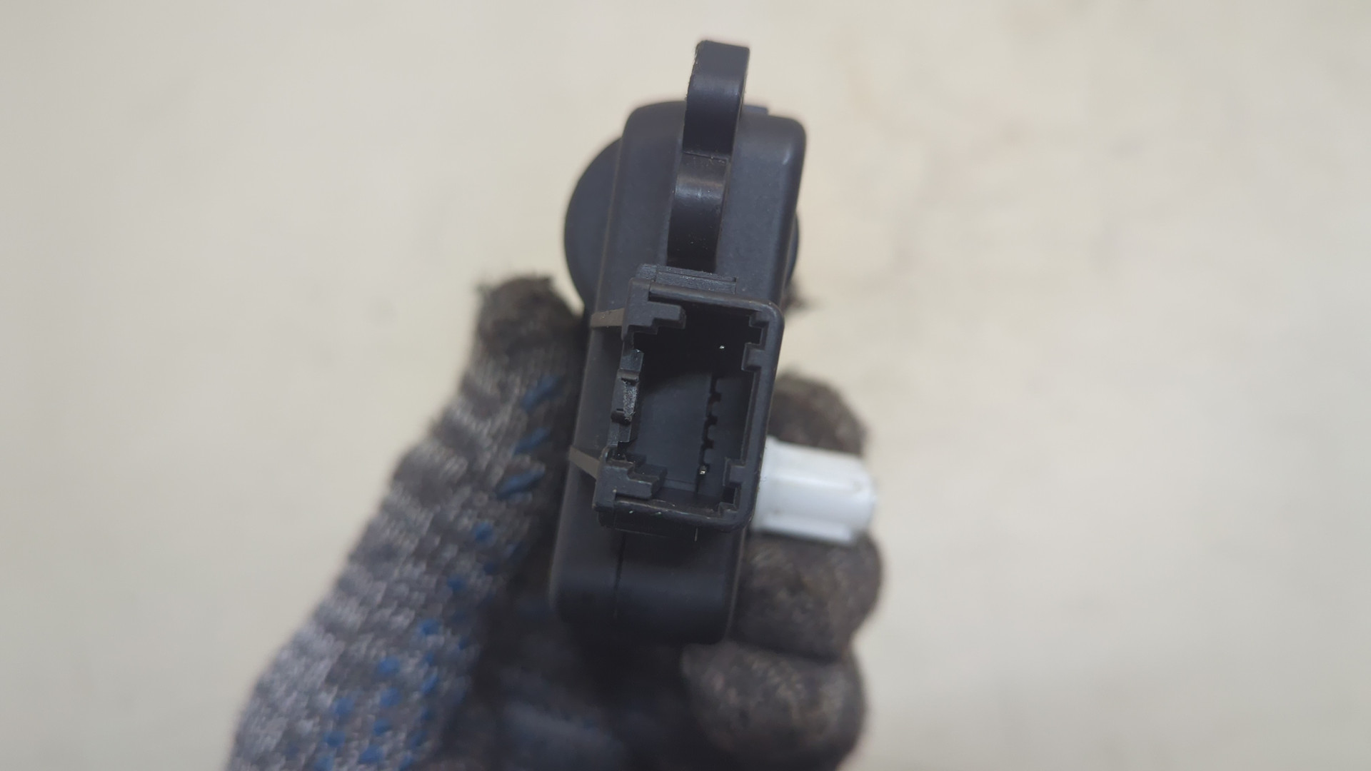 Моторчик заслонки печки