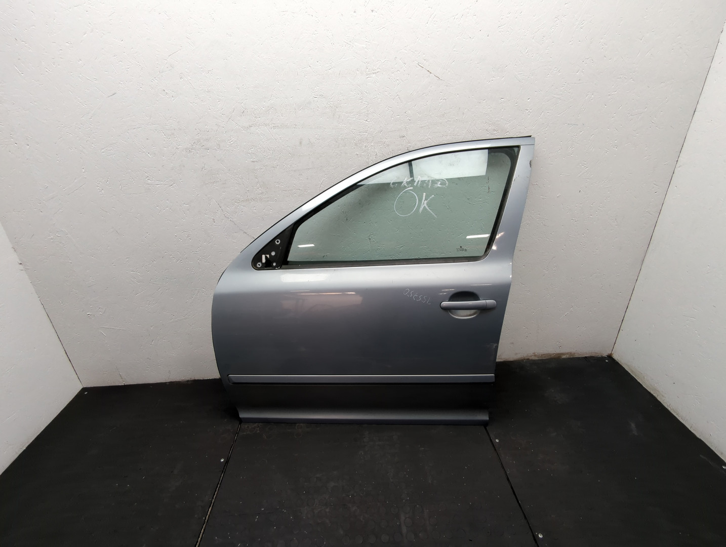 Дверь передняя левая