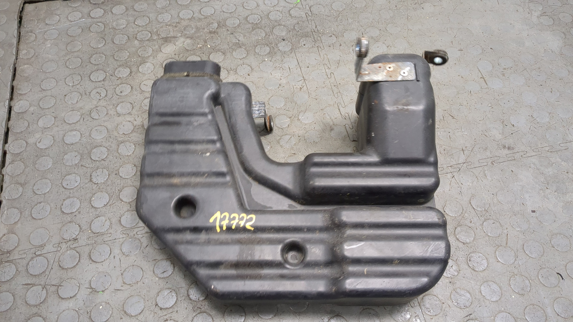 Резонатор воздушного фильтра