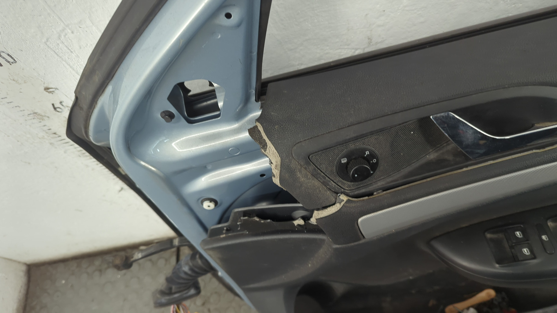 Дверь передняя правая