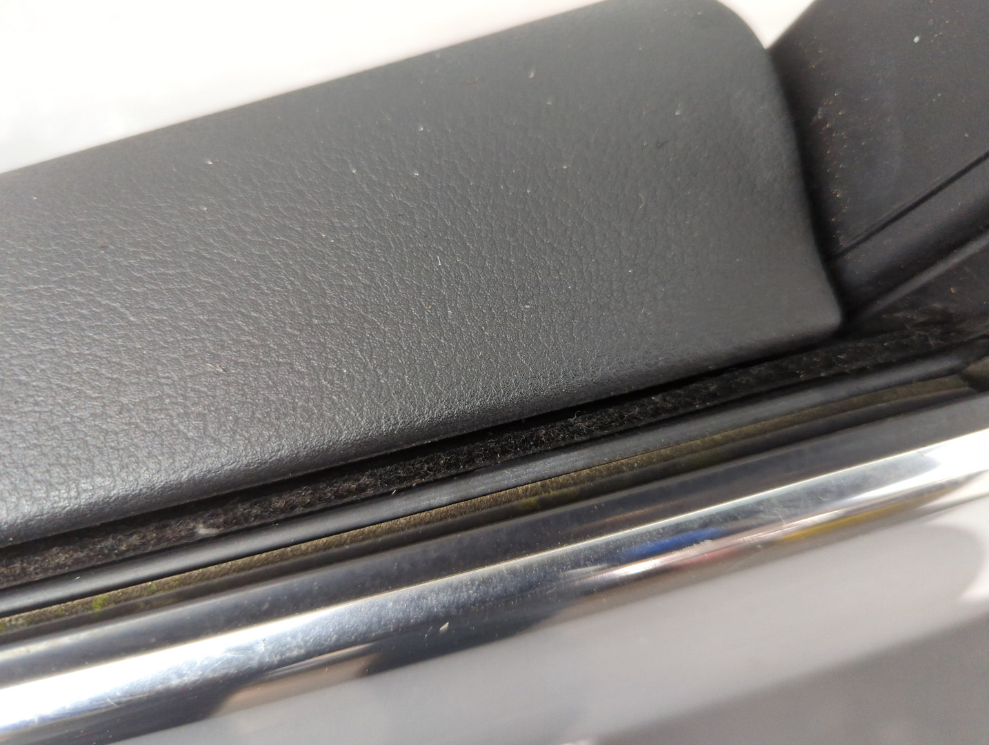 Дверь передняя левая