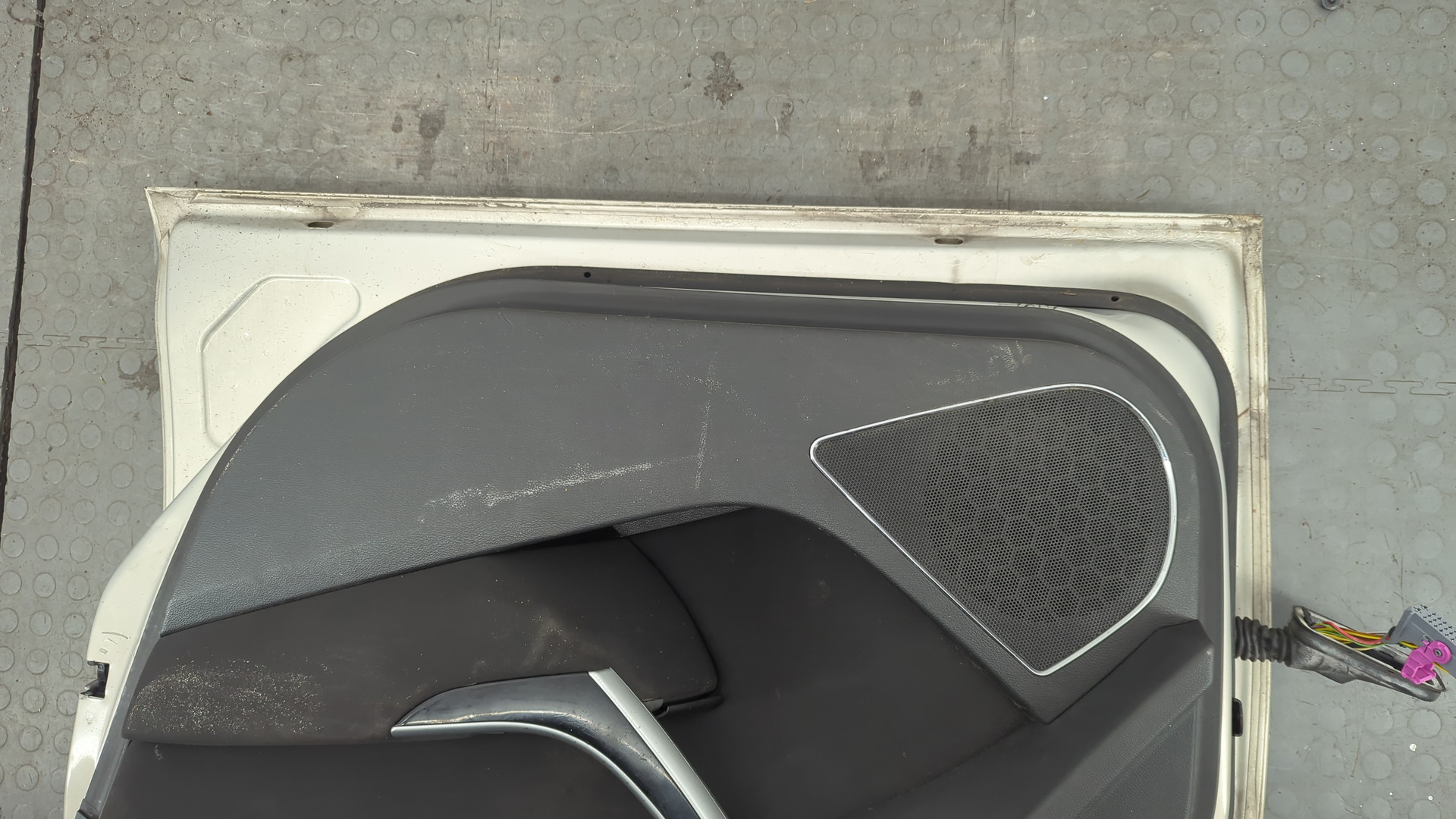 Дверь передняя правая