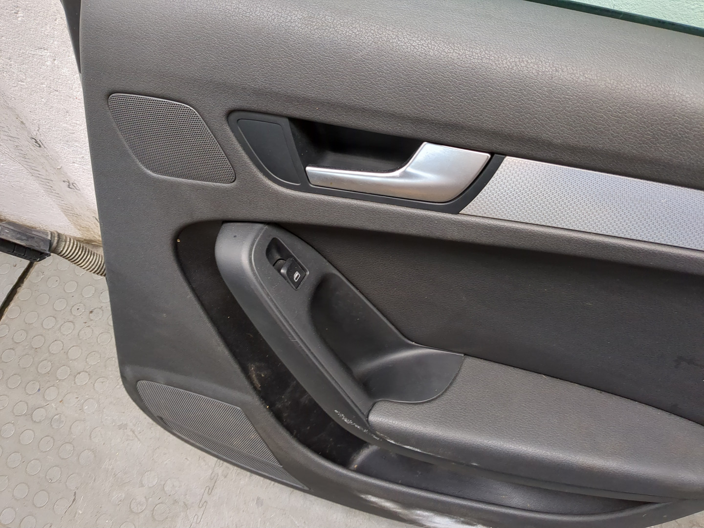 Дверь задняя правая