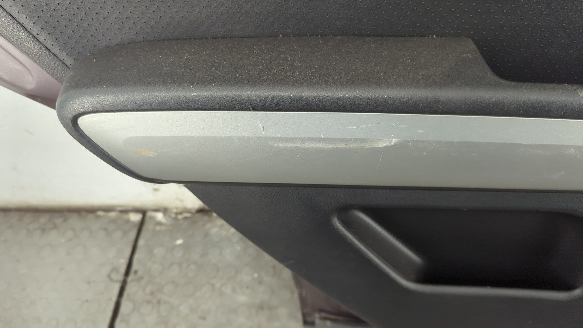 Дверь задняя левая