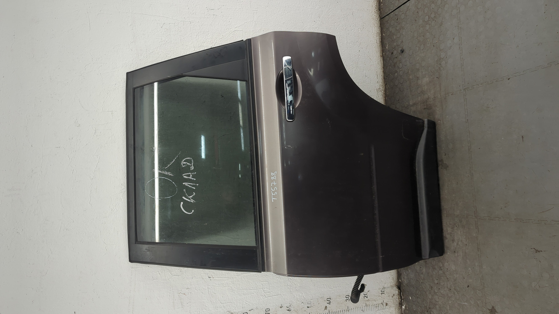 Дверь задняя левая