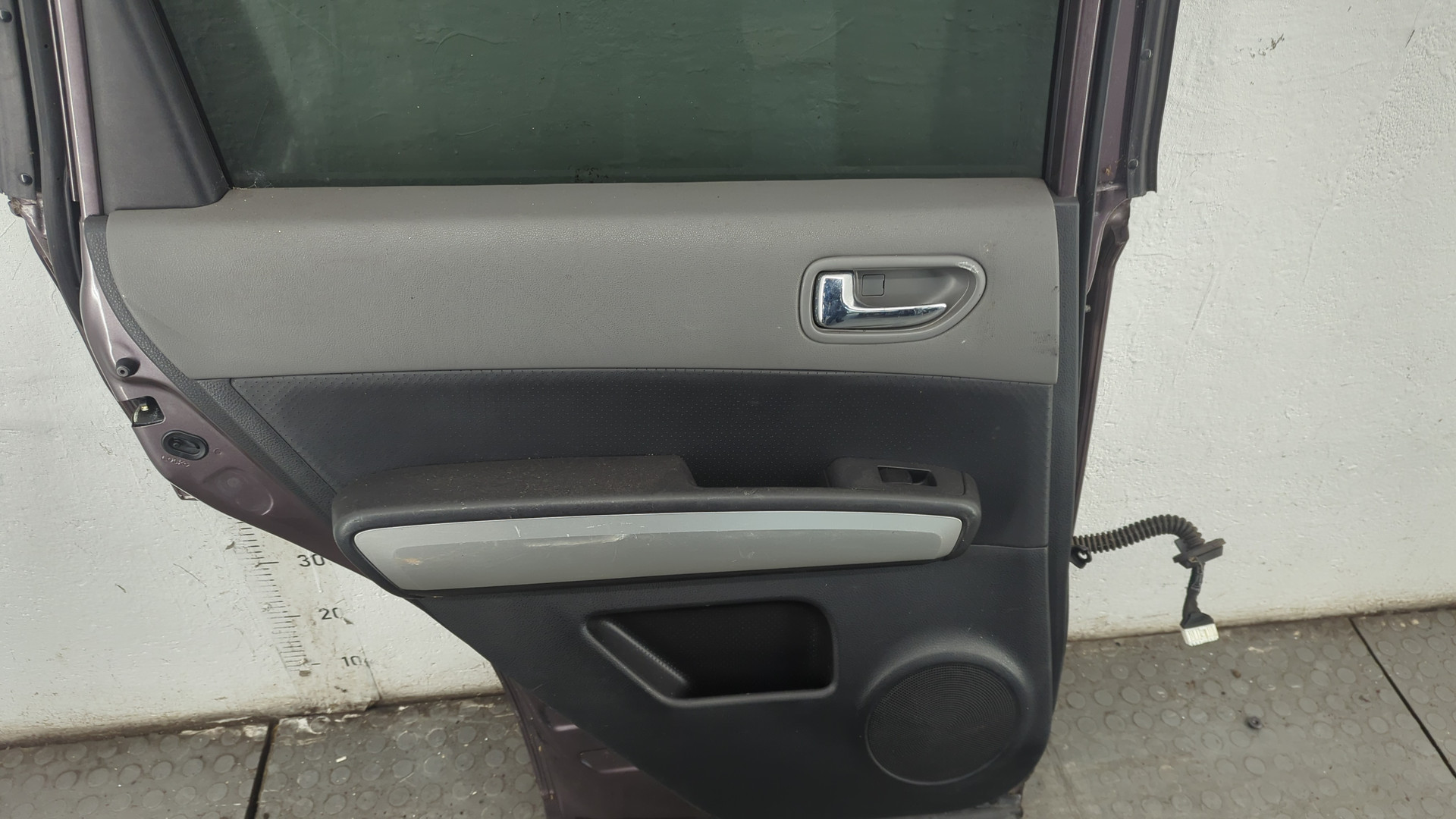 Дверь задняя левая