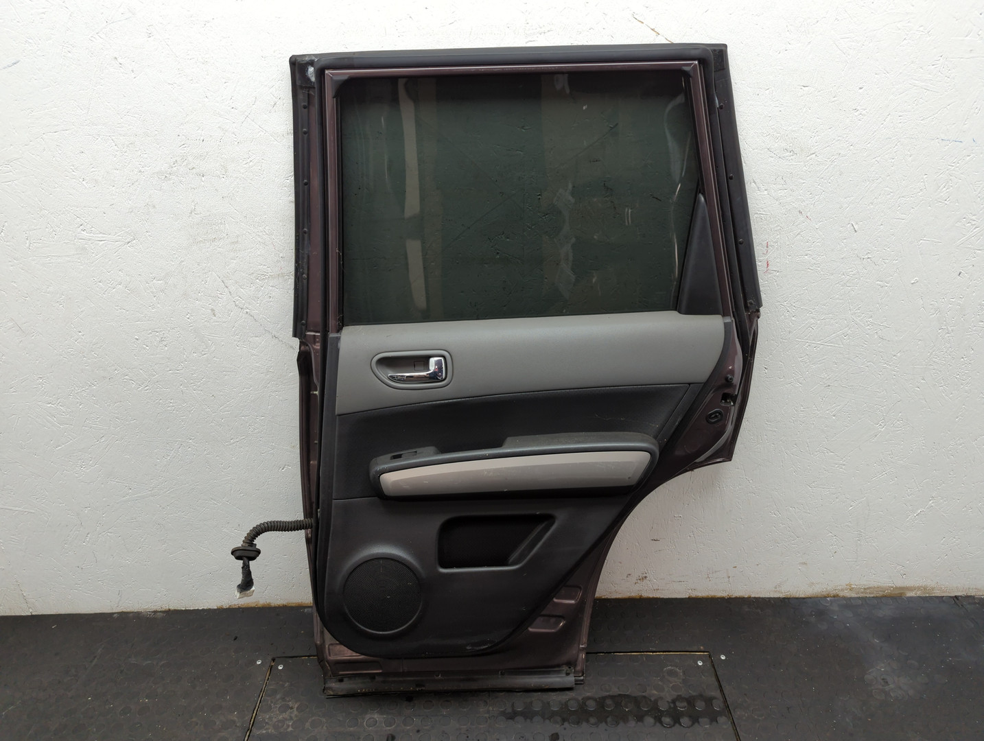 Дверь задняя правая