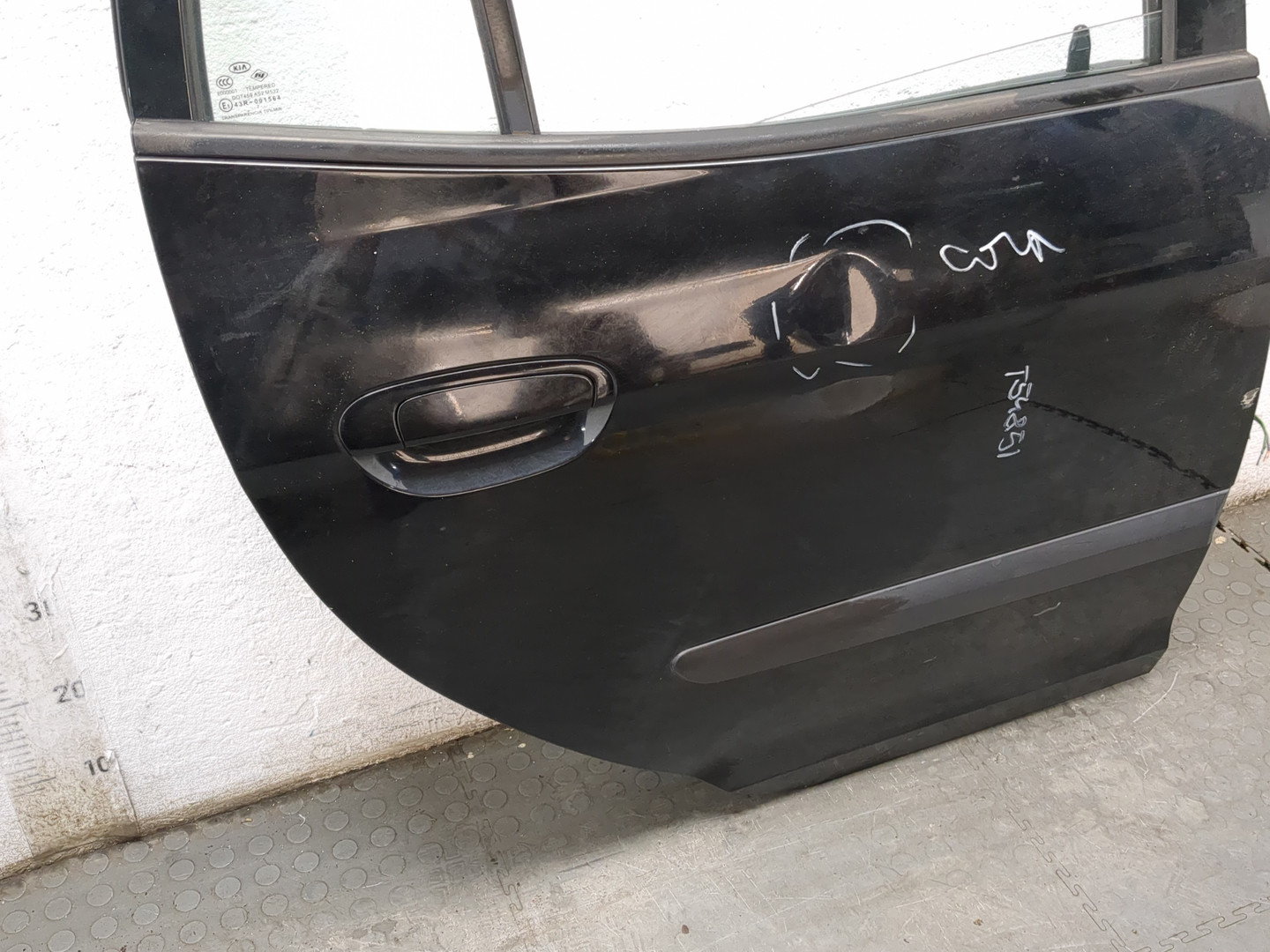 Дверь задняя правая