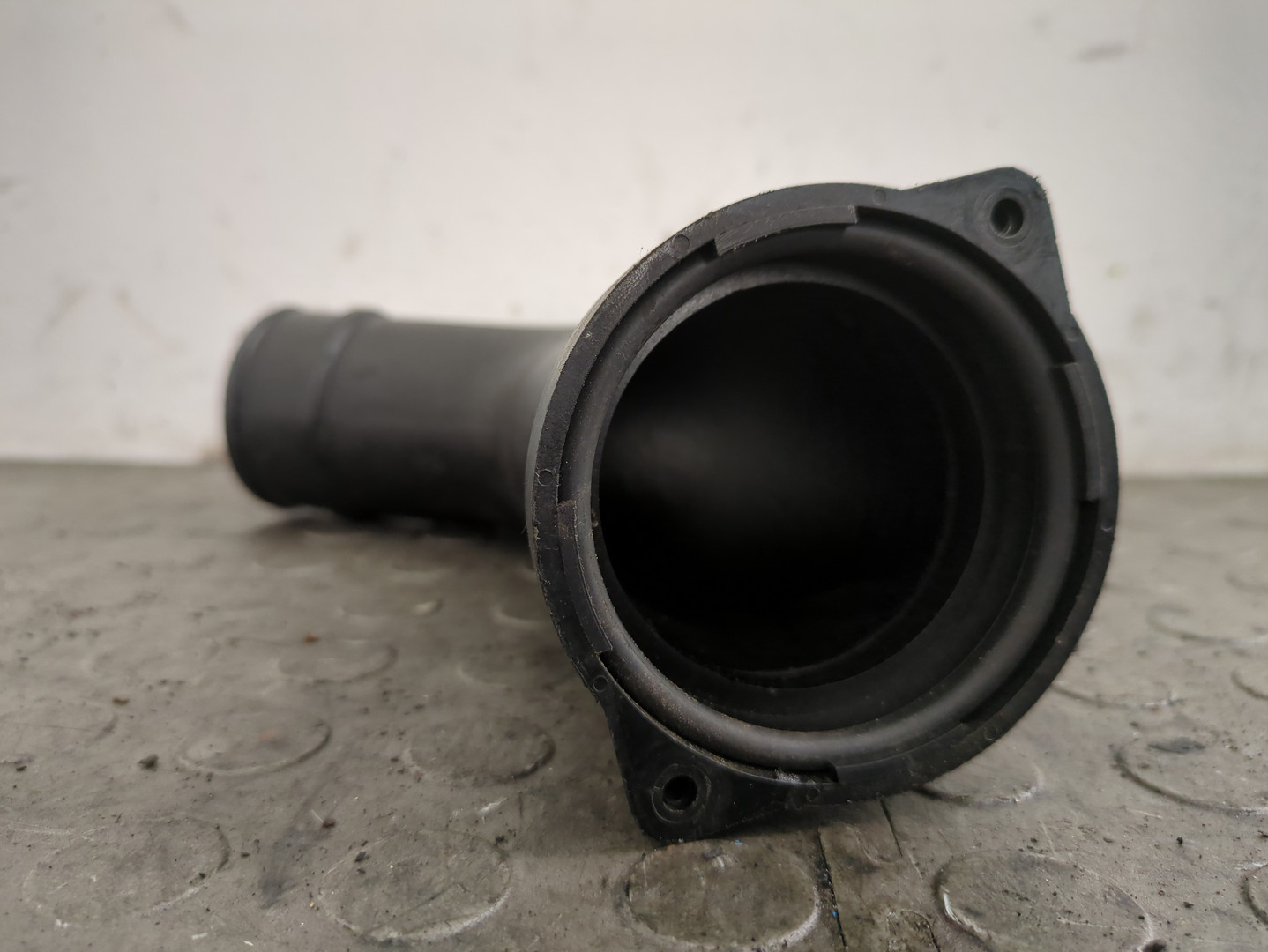 Патрубок воздушного фильтра