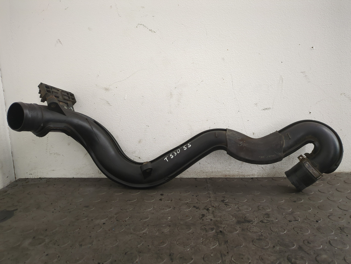 Патрубок воздушного фильтра